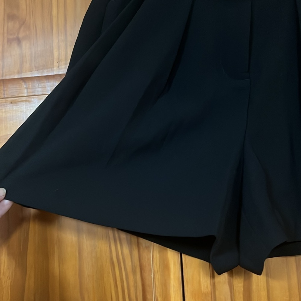 Express Super High Rise Pleated Shorts - Picture 3 of 12